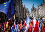 Demokratyczny Gdańsk mówi NIE dla nacjonalizmu i faszyzmu! Tłum na manifestacji przeciwko nacjonalizmowi w Gdańsku [wideo, zdjęcia]