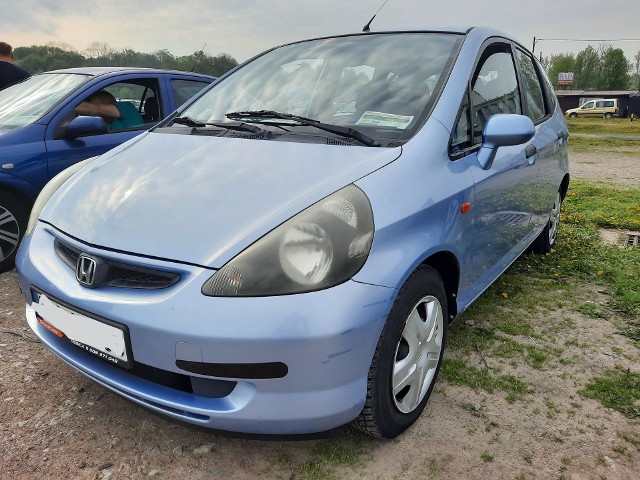 Honda Jazz; moc 85 K; pojemność 1,3; rok prod. 2002; przebieg 213 tys. km; cena 6900 zł.