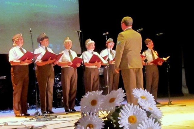 Kwiaty Poligonu, w którego składzie są same kobiety, okazał się najlepszym zespołem podczas Ogólnopolskiego Przegląd Polskiej Pieśni Patriotycznej i Żołnierskiej w Mrągowie.