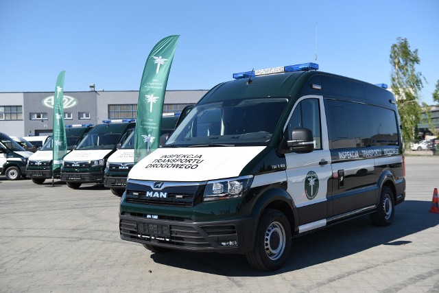 Do Głównego Inspektoratu Transportu Drogowego trafiło 10 furgonów z AMZ Kutno
