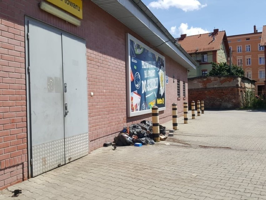 Sklep Netto wyrzucił rozmrożone lody. Ludzie się na nie rzucili