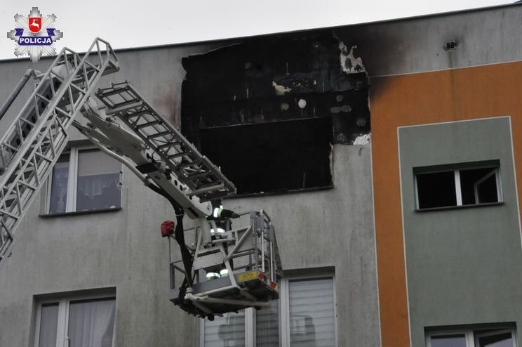 Pożar w Hrubieszowie. Zginęły dwie osoby. Ogień pojawił się w mieszkaniu na IV piętrze