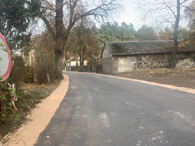 W Okrągliku w gminie Białobrzegi jest już nowy asfalt.