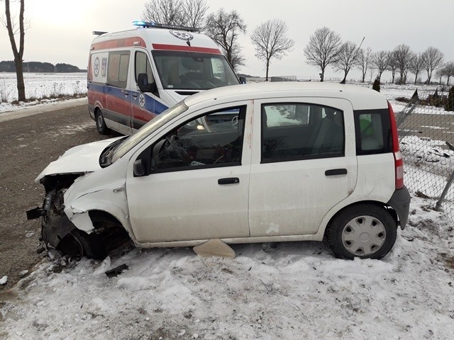 Było to 5 marca przed godziną 16. W miejscowości Przytulanka (gmina Mońki) samochód osobowy uderzył w płot posesji, na której znajduje się świetlica wiejska.