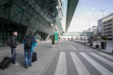 Lotnisko w Krakowie-Balicach przeżywa najtrudniejszy czas w historii. Stara się jednak szybko odtworzyć i rozbudować siatkę lotów z Krakowa