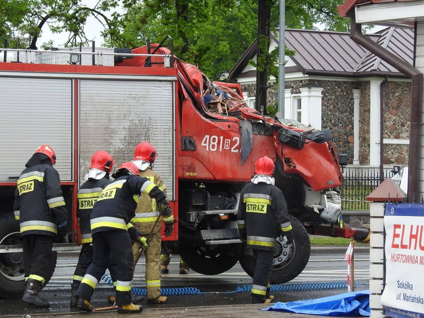 Sokółka.Wóz strażacki wjechał w dom. Prokuratura umorzyła sprawę. Policja znowu poszuka winnego [ZDJĘCIA]