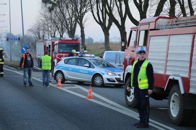 Wypadek na Skrzyżowaniu DK 40 i 45 w Reńskiej Wsi.