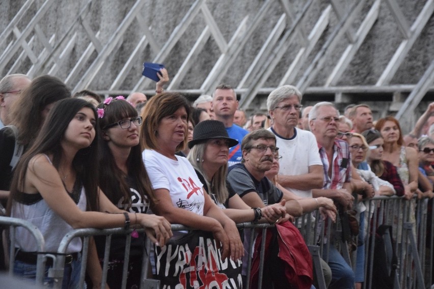 Podczas wielkiej imprezy pod tężniami zagrali Żuki,...