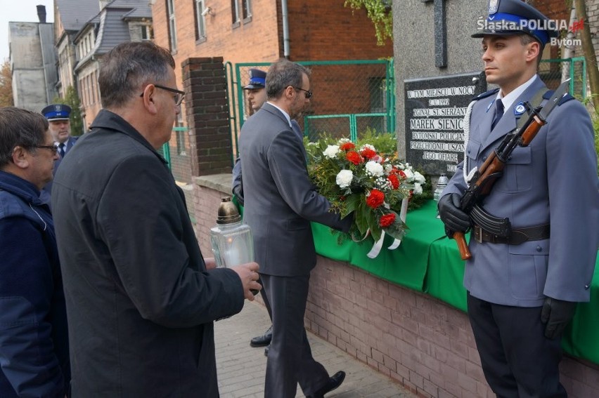 Mija 25 lat od tragicznej śmierci policjanta na służbie. Został zastrzelony ZDJĘCIA 