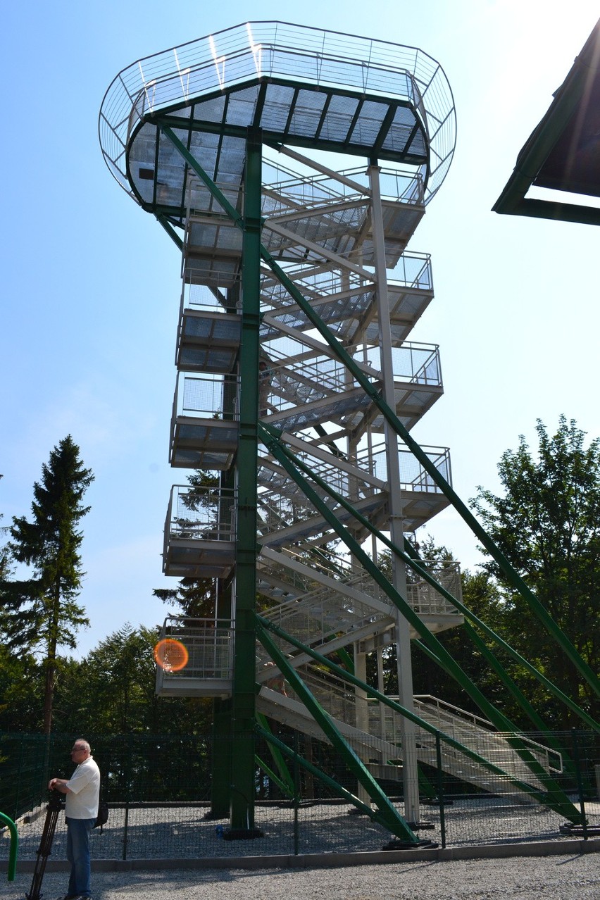Nowa atrakcja turystyczna w Bielsku-Białej. Wieża widokowa na Szyndzielni [ZOBACZ CO WIDAĆ]