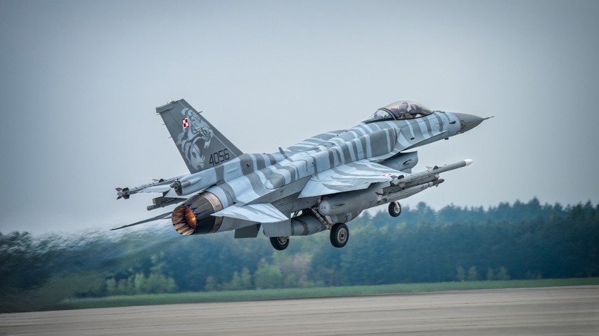 Dwa F-16 z Krzesin poleciały NATO Tiger Meet w nowej...