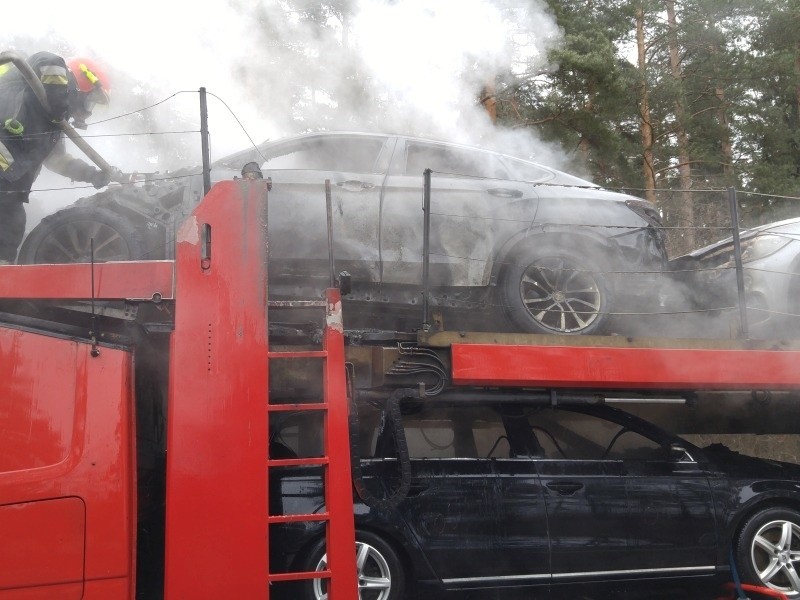 - Ciężarowy mercedes jechał z Augustowa w kierunku Litwy -...