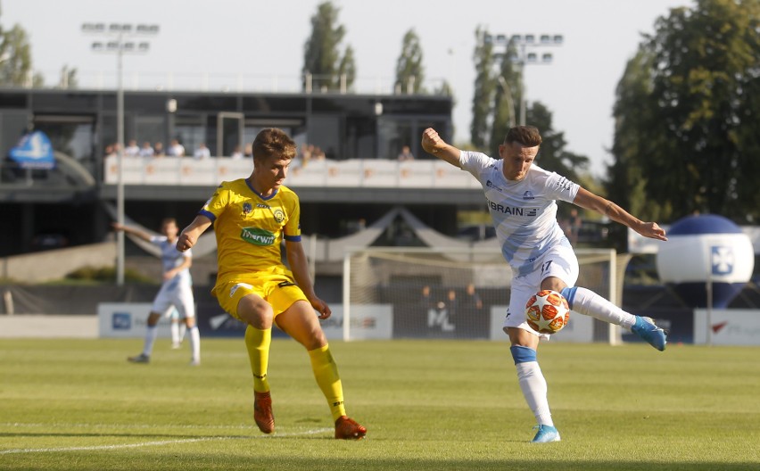 Stal Rzeszów pokonuje Elanę Toruń i utrzymuje pozycję lidera...