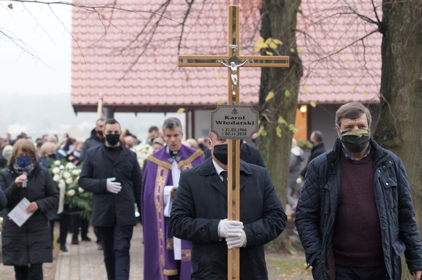 Na cmentarzu w Gniewkowie odbyła się uroczystość pogrzebowa...