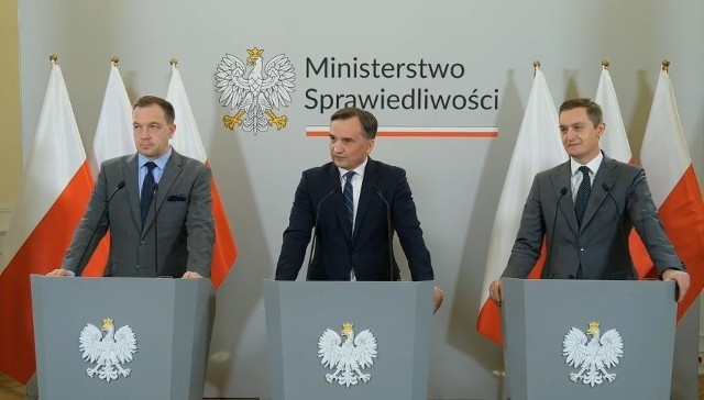 Ministerstwo Sprawiedliwości ostro zareagowało na doniesienia medialne związane z aferą pedofilską, w którą zamieszani są polscy youtuberzy.