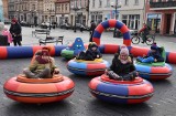 Ferie na inowrocławskim Rynku. Darmowy snow tubing i bumper cars. Zobaczcie zdjęcia