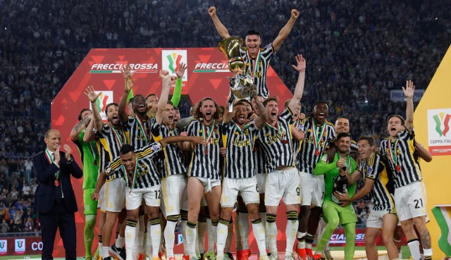 Juventus świętuje zdobycie mistrzostwa Włoch.