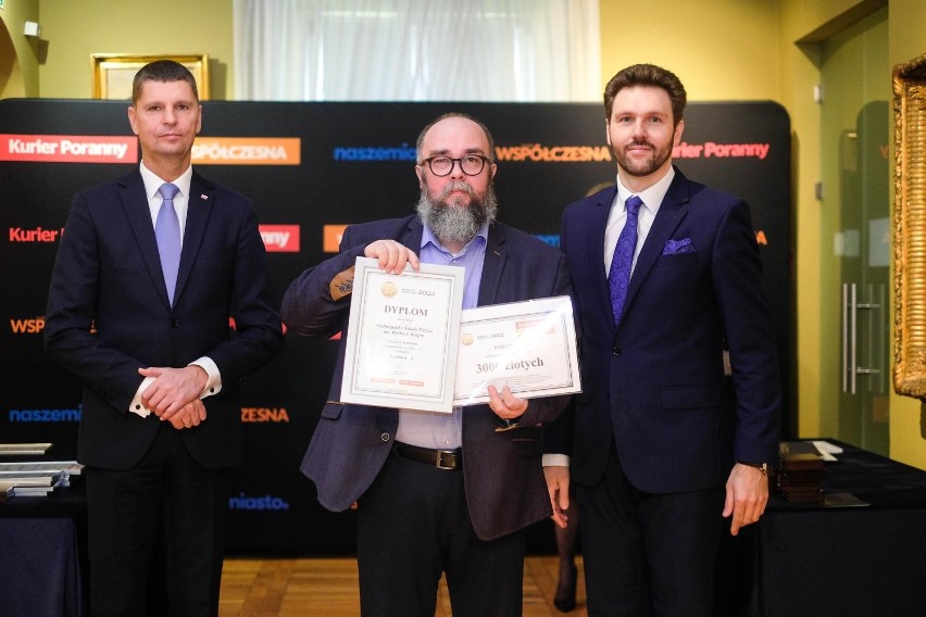 Gratulacje laureatom złożyli wiceminister edukacji Dariusz...