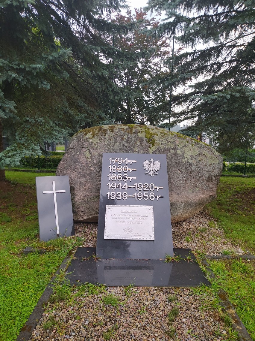 Pomnik w nadleśnictwie Dobieszyn.