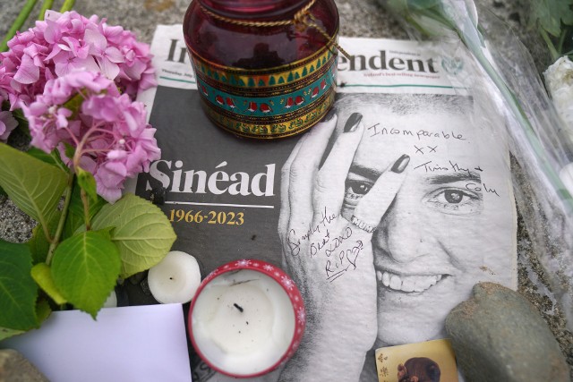 Sinead O'Connor miała 56 lat. Ciało piosenkarki zostało znalezione 26 lipca zeszłego roku w jej domu w południowo-wschodnim Londynie.