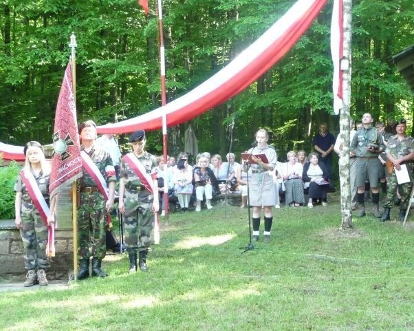 Na polanie Wykus odbyło się w sobotę doroczne spotkanie partyzantów i sympatyków Świętokrzyskich Zgrupowań Armii Krajowej "Ponury"-"Nurt".