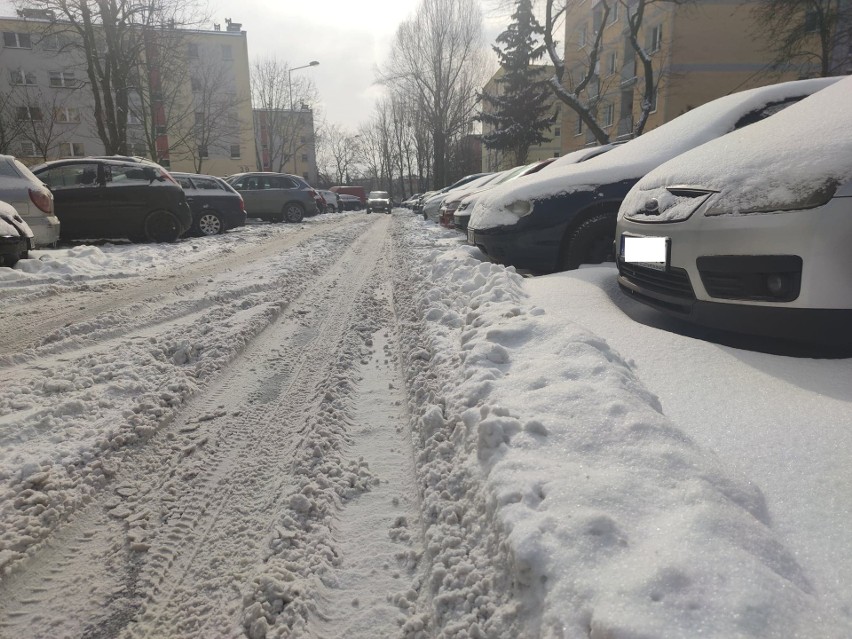 Zasypane osiedla i parkingi w częstochowskiej dzielnicy...