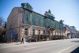 Pałac  Tryllingów  i nagrobek ks. Pawła Grzybowskiego do remontu. Miasto wesprze remonty, bo to zabytki (zdjęcia)