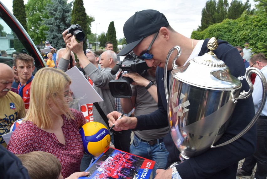 Parada ZAKSY. Zobacz zdjęcia z tego wydarzenia. Przewijaj...