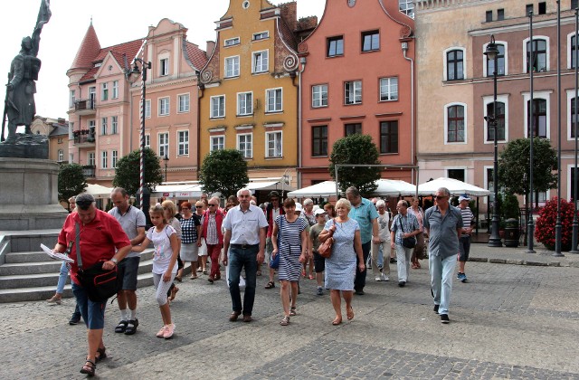 W niedzielę chętni mogli wybrać się na spacerek z przewodnikiem PTTK - od gotyku do neogotyku - grudziądzkie kościoły: ich historia i architektura. Poprowadził przewodnik PTTK Piotr Łukiewski. Chętnych nie brakuje.