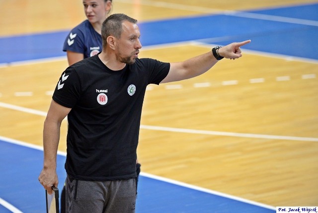 Jarosław Knopik nie jest już trenerem występujących w PGNiG Superlidze Kobiet Młynów Stoisław Koszalin.