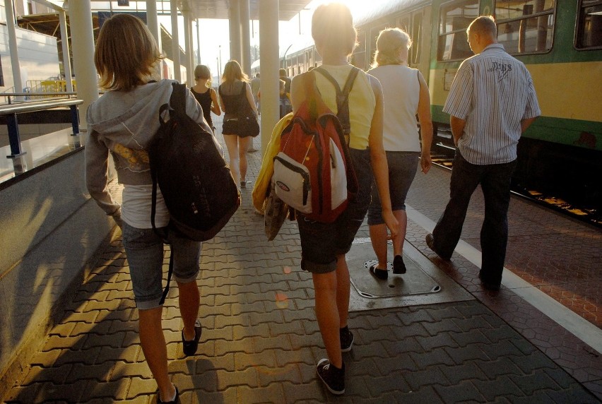 Alarm bombowy w pociągu Wrocław - Lublin. W Dęblinie ewakuowano pasażerów