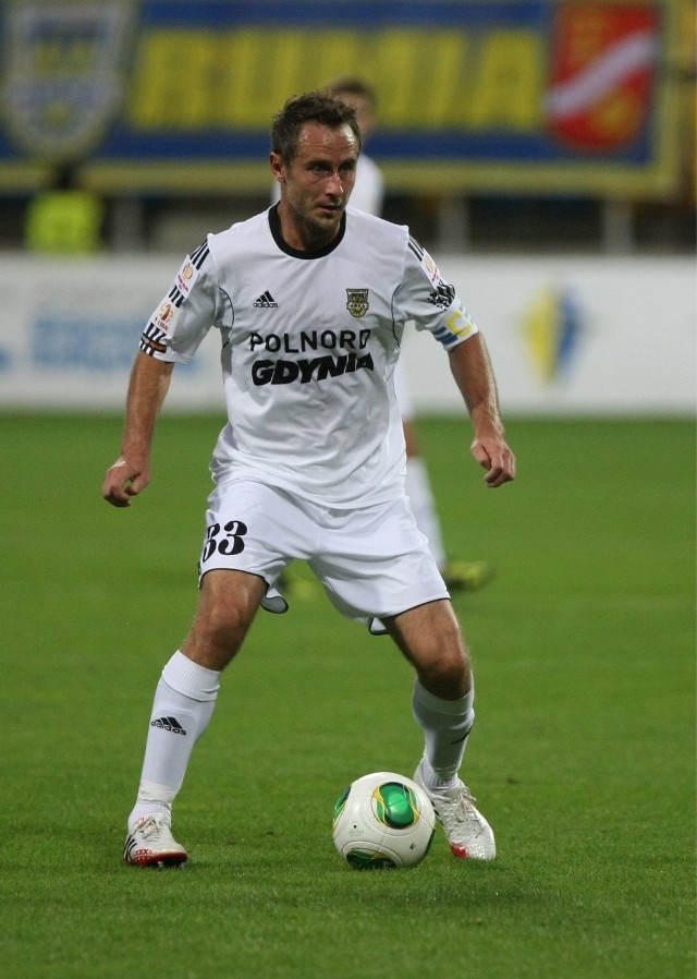 Tomasz Jarzębowski to ważny piłkarz w zespole Arki Gdynia