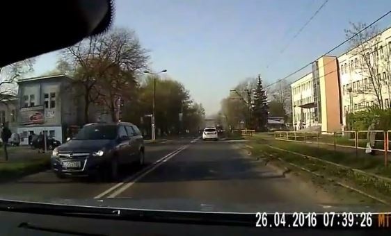 Wypadek w Sosnowcu: Kobieta weszła pod tramwaj [WIDEO]