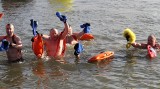 VI Zimowa Przeprawa Wisły Wpław w Sandomierzu. Rzekę pokonali amatorzy morsowania z różnych stron kraju (ZDJĘCIA)