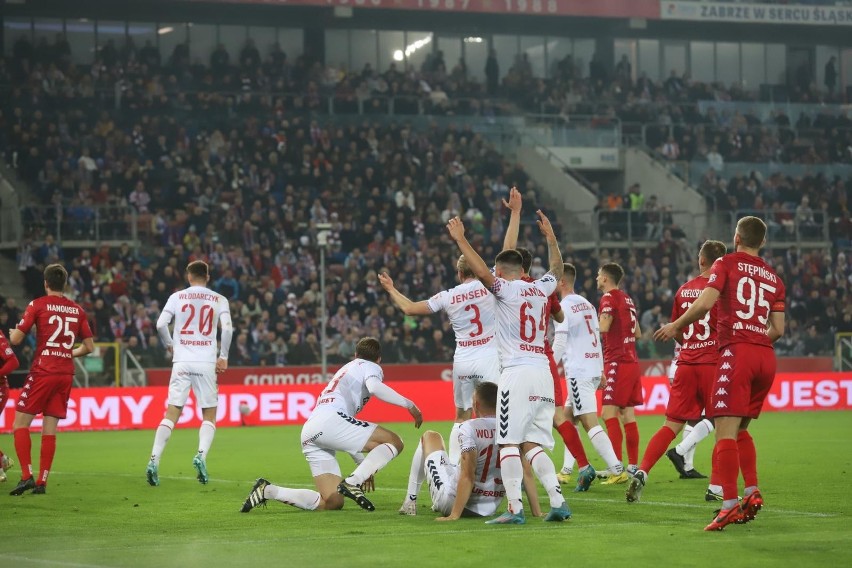 Jutro  sparing Widzewa z Ruchem. Dziś nowy sponsor i klubowa choinka