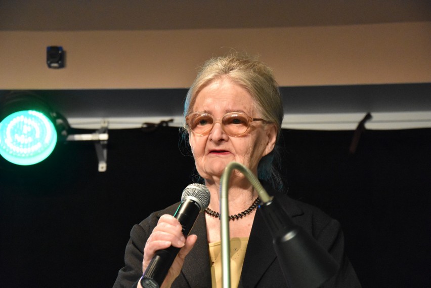 Chrzanów. Lucyna Szubel, poetka z Chrzanowa, podróżuje i pisze wiersze już od 50 lat