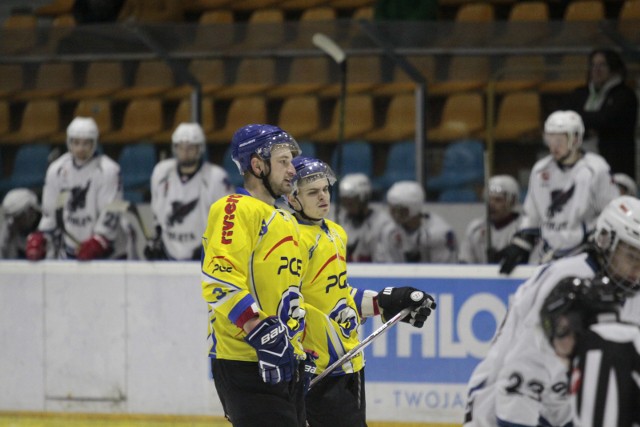 Łukasz Sznotala (z lewej) i Karol Kisielewski zdobyli po jednej bramce w ostatnim meczu Orlika i ich zespół wygrał 2:1. 