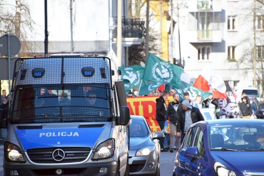 Białystok. Marsz antyimigracyjny. Białystok wolny od...