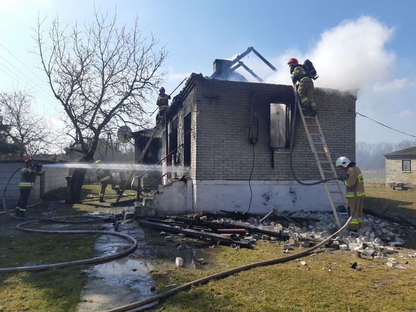 Podczas czwartkowej akcji strażaków w Mydłowie w gminie...