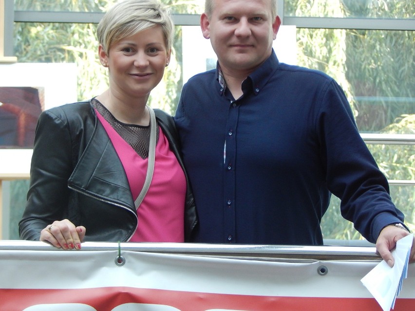 Przemysław Szewczyk z żoną.
