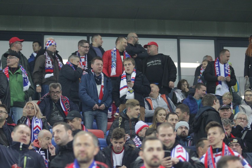 Górnik Zabrze - Śląsk Wrocław. Kibice odśpiewali hymn ZDJĘCIA KIBICÓW