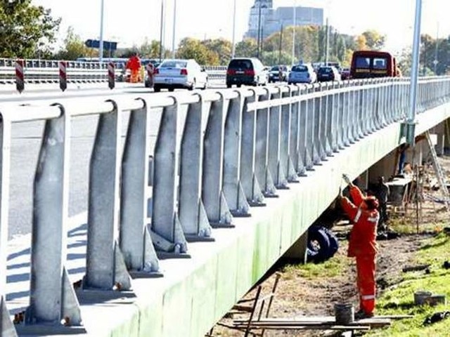 Kierowcy muszą liczyć się z utrudnieniami.