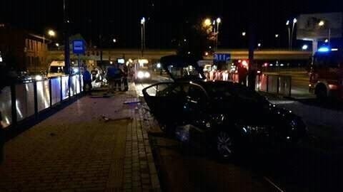 Groźny wypadek przy ul. Jagiellońskiej w Bydgoszczy [zdjęcia]