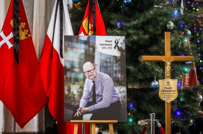 Paweł Adamowicz zmarł w szpitalu Uniwersyteckiego Centrum...