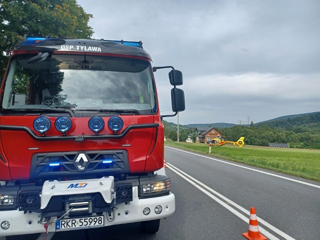 Pierwsi reanimację podjęli strażacy z OSP KSRG Tylawa, potem zespół ratownictwa medycznego SPPR Krosno, który przyleciał do Tylawy śmigłowcem LPR Ratownik 10.