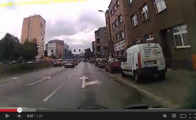 Kierowca bmw z Katowic: Ściągnij okulary, to ci przypierd... [WIDEO]