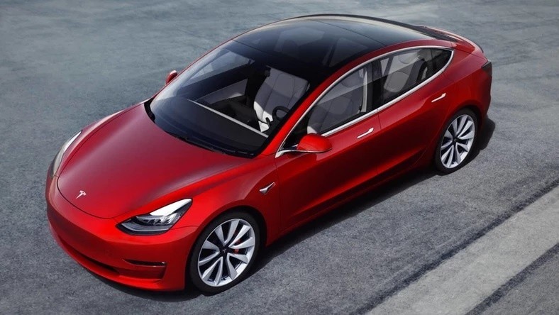 Tesla 3. To auto elektryczne bije nie tylko w USA rekordy...