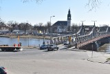 Coraz więcej dzieje się na Odrze i wokół mostu w Krośnie Odrzańskim. Niedługo ruszy budowa mostu? Najświeższe zdjęcia z remontów