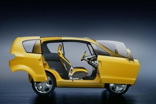 Fot. Opel: Opel Trixx &#8211; Samochód koncepcyjny o długości 3 m może przewozić 3 osoby dorosłe i dziecko. Ma nadmuchiwane tylne siedzenie i przesuwne drzwi boczne. Napędzany jest silnikiem wysokoprężnym 1,3 l/70 KM.