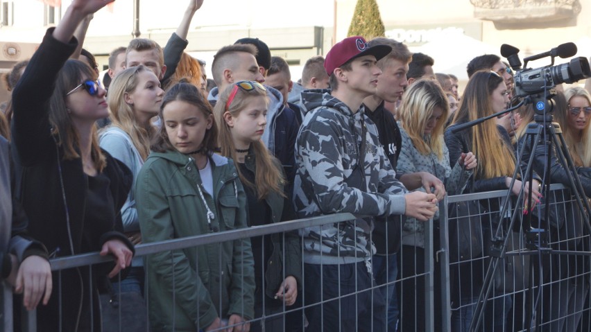 Rybnik oszalał! Dzikie tłumy na koncercie Miuosha i O.S.TR.